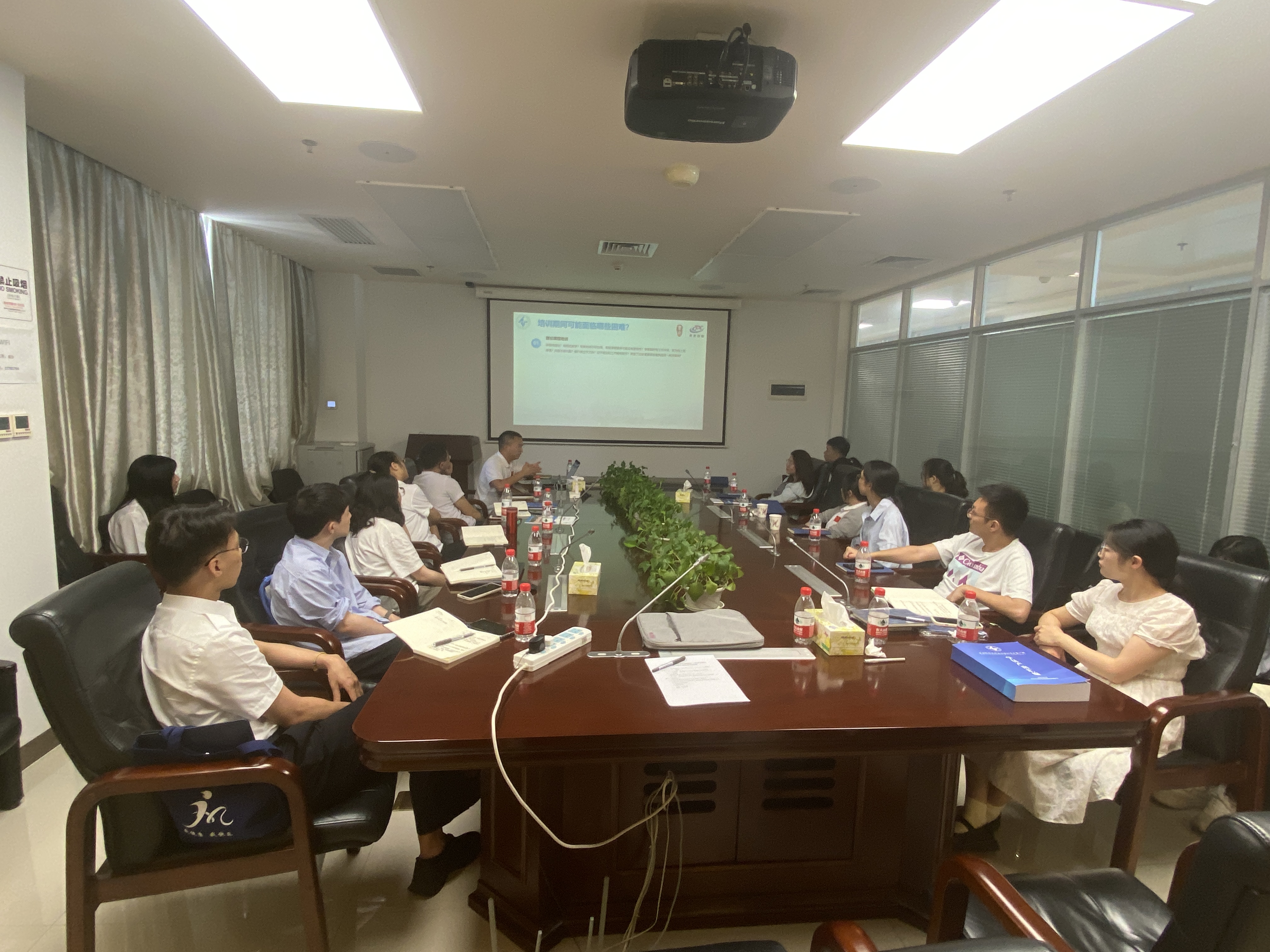 图12  项目办对具体学习要求进行培训.jpg