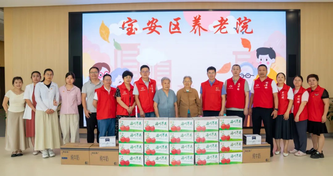 宝安中医院（集团）专职党委副书记黄明龙.jpg