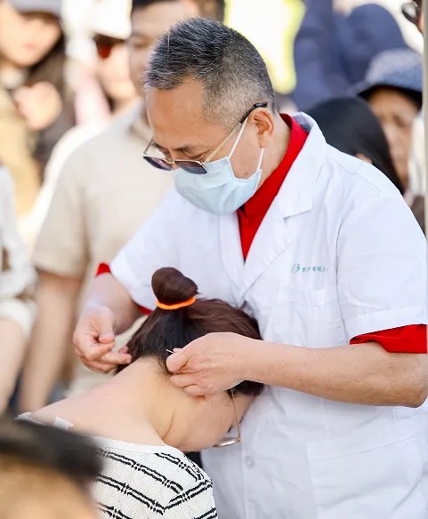 名医义诊区2.jpg