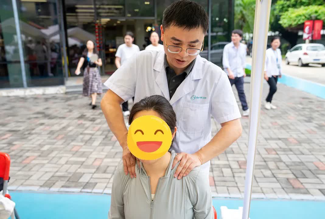 传承非遗文化，弘扬中医智慧3.jpg