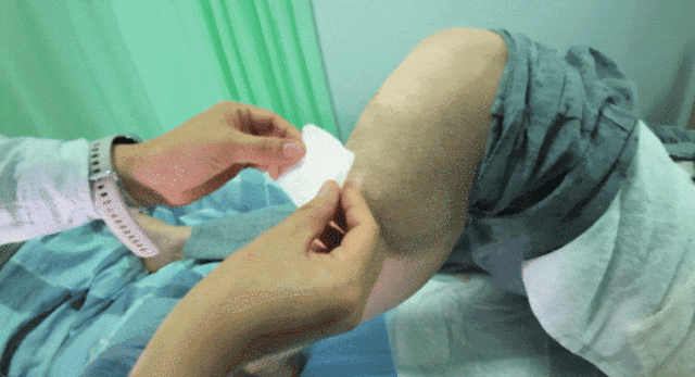 中药贴敷疗法.gif