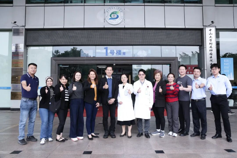 Delegation from Kuala Lumpur Wellness City Visits Songgang People's Hospital to Learn About Intelligent Pharmacy Construction