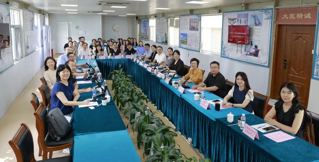 深圳大湾区咨询委专家陈芸教授,深圳市临床研究质量控制中心主任吉萍.jpg