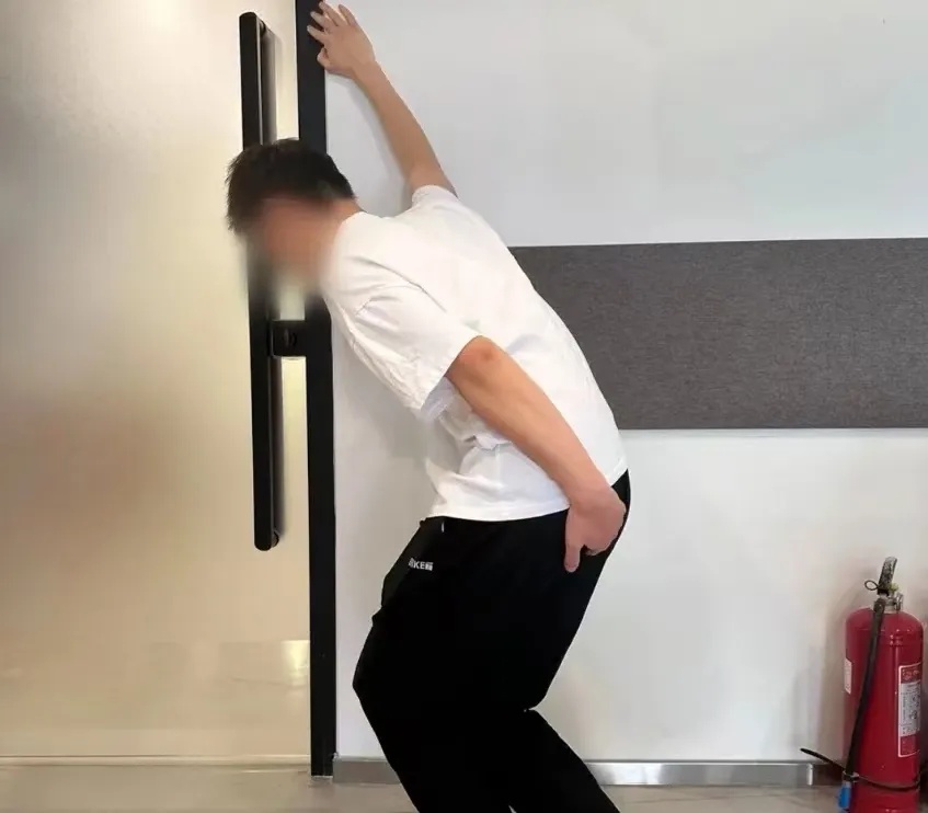 想上厕所.jpg