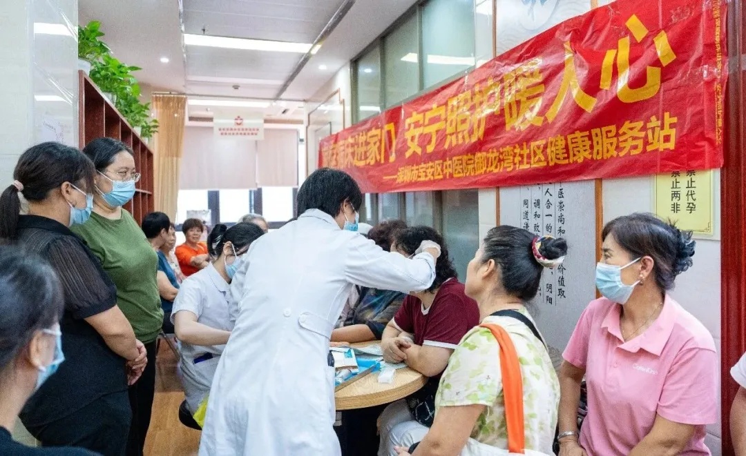 中医适宜技术进社区义诊.jpg